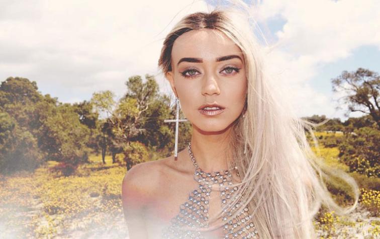 Modelo se cansó de los estereotipos y mostró su verdadera apariencia 