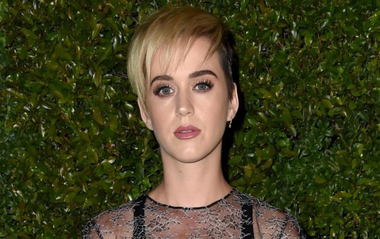 ¡Katy Perry se cortó aún más el pelo!