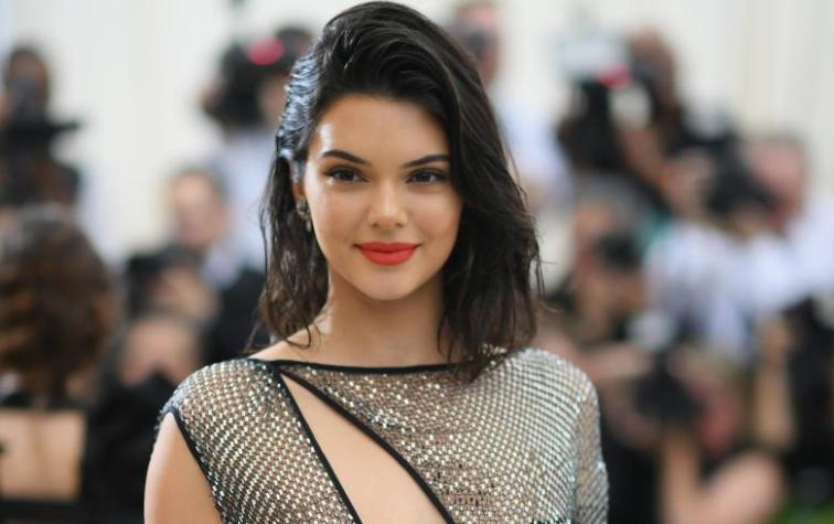 Kendall Jenner se llena de críticas por su transparencia en la Gala Met