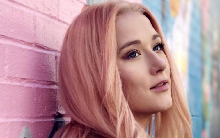 Ex de Angelina Jolie elogió vestido de Vesta Lugg