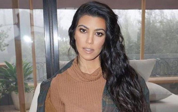 Kourtney Kardashian nos enseña a usar ropa holgada