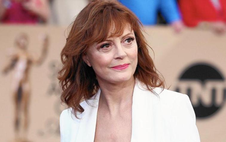 Actriz Susan Sarandon luce abultado escote en Cannes a los 70 años de edad