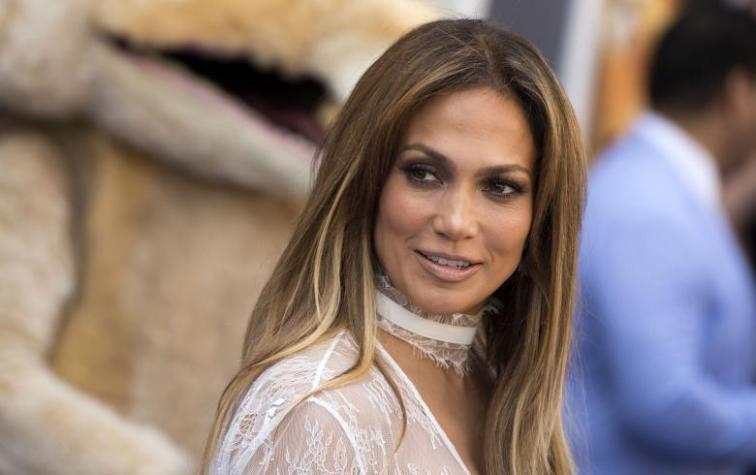 Jennifer Lopez sorprende con video sin ninguna gota de maquillaje