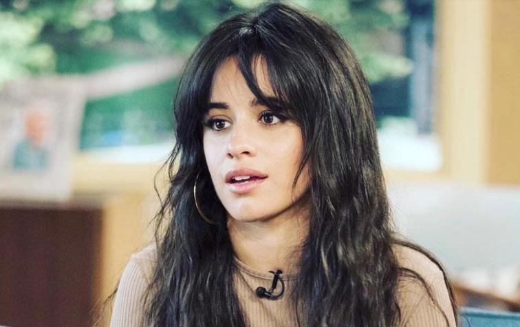 Camila Cabello se libera del sostén en Instagram