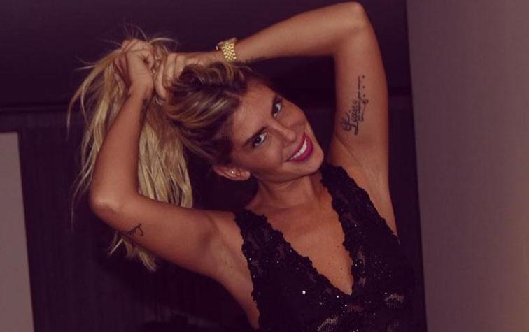 Cote López se luce con botas bucaneras rasgadas 