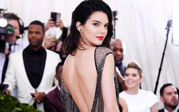 Kendall Jenner sale de fiesta sin maquillaje y se esconde de paparazzis