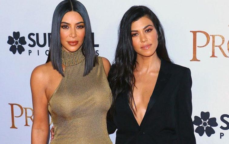 Kim y Kourtney muestran el boom de las camisas grandotas