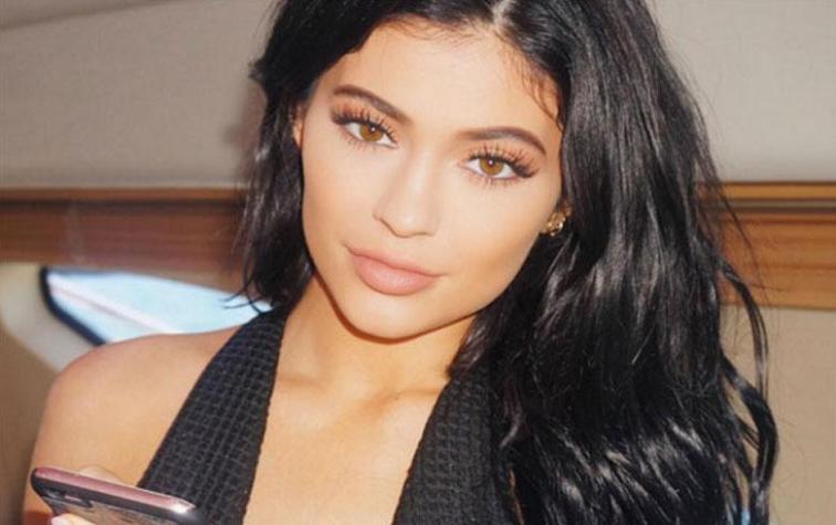 Kylie Jenner se corta el pelo para exclusiva campaña