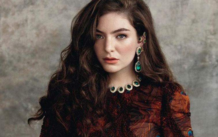 Lorde encanta a sus fanáticos sin su icónico maquillaje