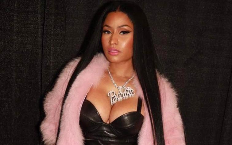 Nicki Minaj promociona su música vestida de diosa griega erótica