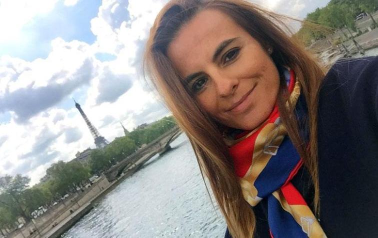 Pía Guzmán espera el partido Chile vs. Alemania con su pancita de embarazo pintada