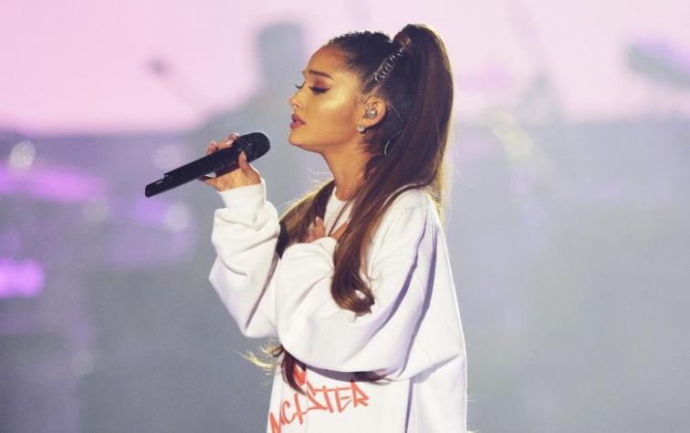 Ariana Grande rompe en llanto en pleno concierto de Buenos Aires