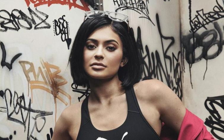 Acusan a Kylie Jenner de robarle el look a Rihanna