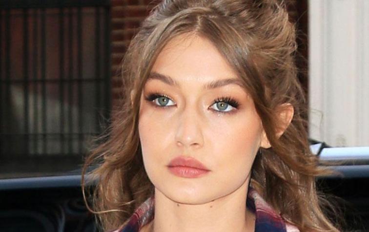 Gigi Hadid se luce con el color de la temporada