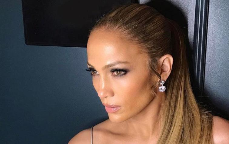 El polémico vestido con el que Jennifer López celebró sus 48 años
