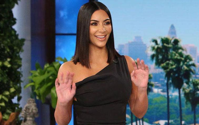 Kim Kardashian impone vestido de plástico transparente