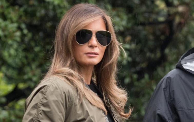 El criticado look con el que Melania Trump fue a visitar zonas inundadas por Harvey