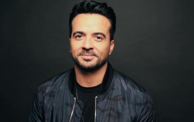 Luis Fonsi se burla de si mismo con foto del pasado