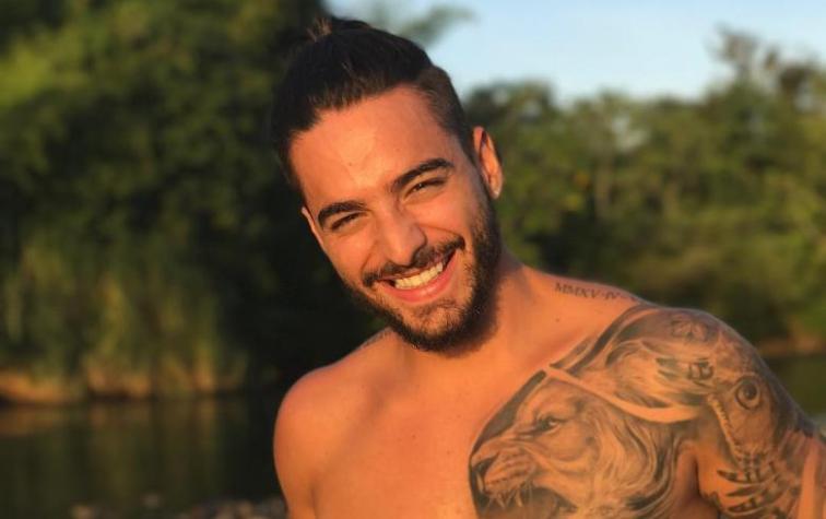 Maluma celebra éxito en Chile con divertida selfie
