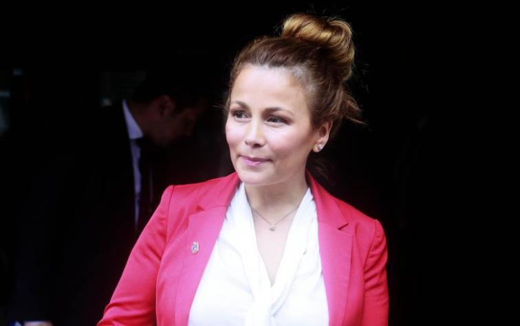 Cathy Barriga se luce bailando “Mi gente” para acto municipal