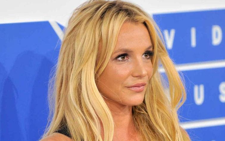 Britney Spears y su novio se mueven al ritmo de "Mi Gente" de J Balvin