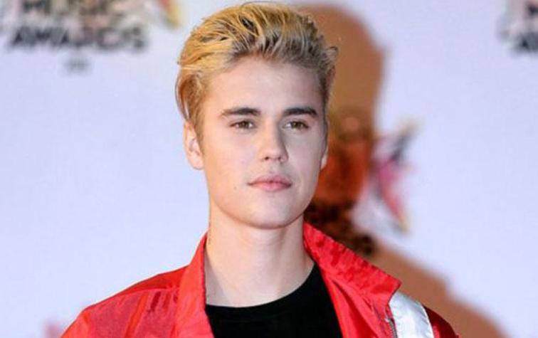 Joven funa a Justin Bieber y lo rechaza convirtiéndose en viral