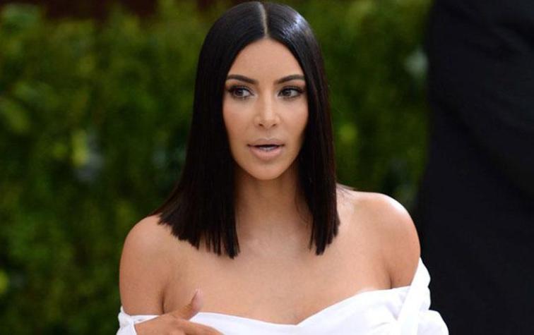 Kim Kardashian sale a la calle en ropa interior