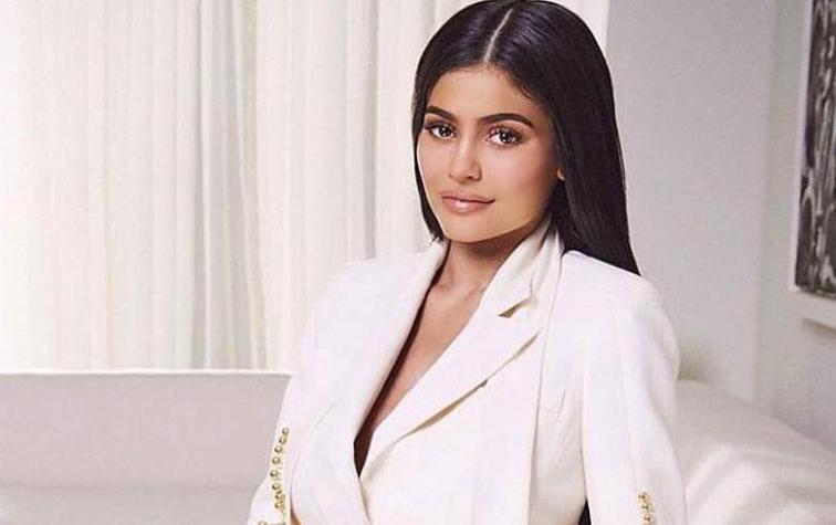 Kylie Jenner protagoniza sensual foto al desnudo