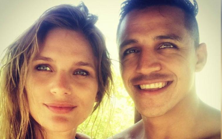 Mayte Rodríguez se convierte en blanco de burlas por actitud en partido del Arsenal