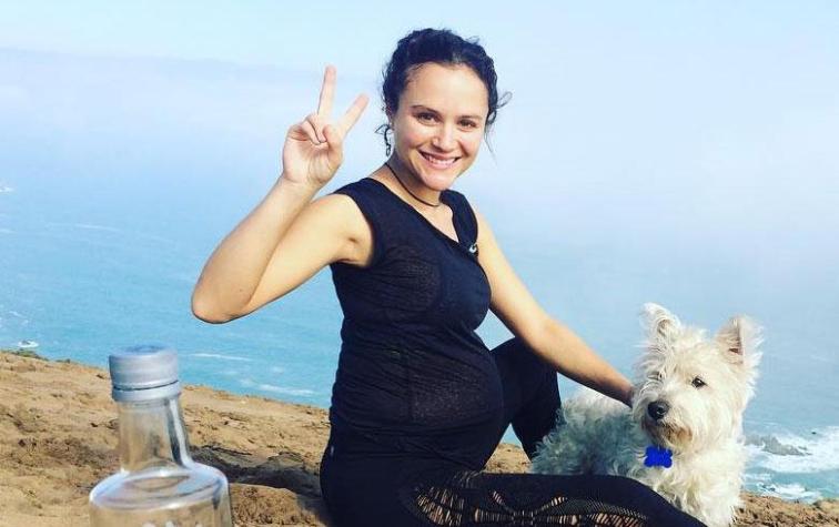 Valentina Carvajal fue madre y presentó a su hijo