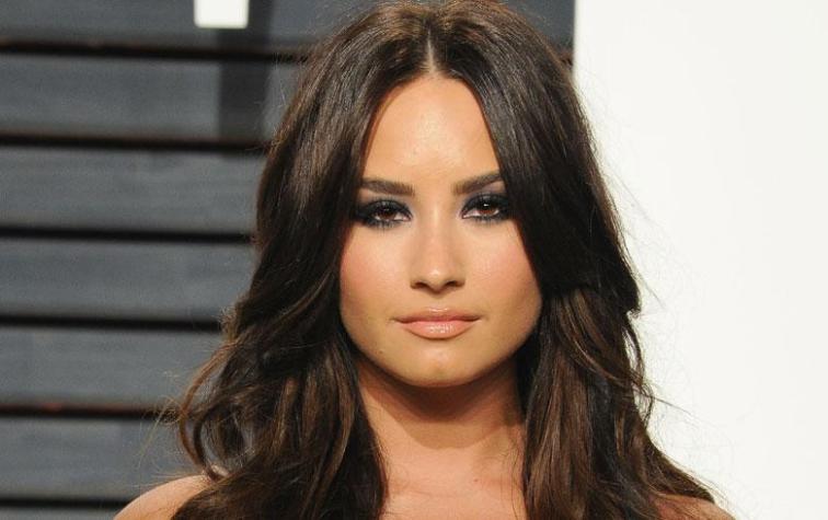 Demi Lovato es captada de la mano con conocida DJ Lauren Abedini