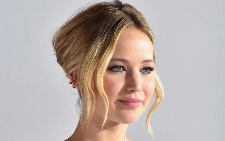 Jennifer Lawrence deslumbra con vestido revelador en la premiere de "Mother" en Londres