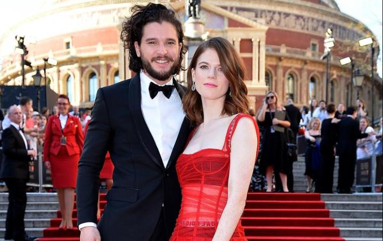 Kit Harrington y Leslie Rose están comprometidos