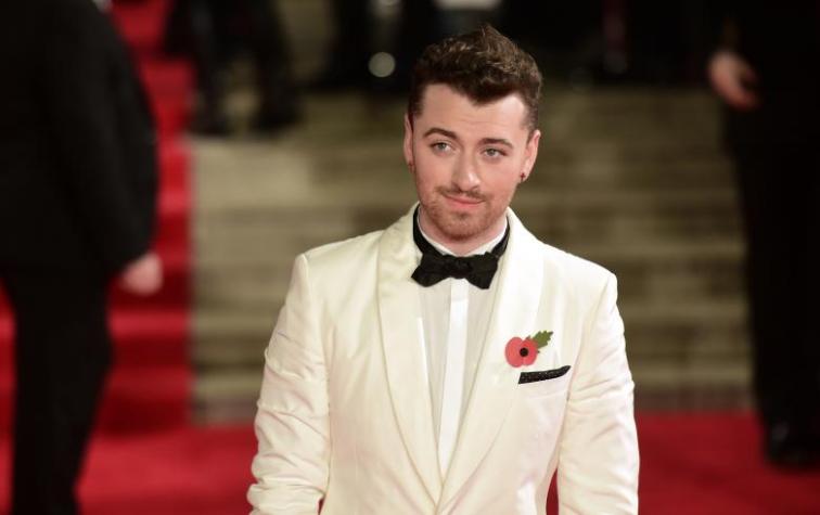 Captan a Sam Smith besándose con uno de los protagonistas de “13 Reasons Why”