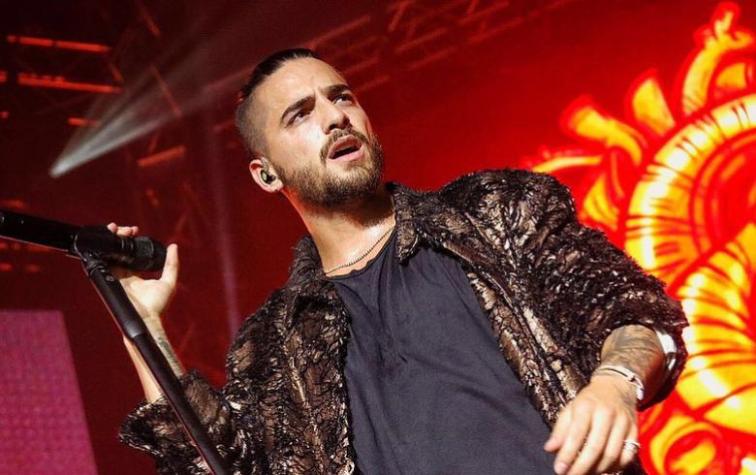 Maluma sorprende a sus seguidores besando a su madre en la boca