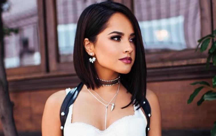 Becky G sufre ataque de ansiedad tras encuentro con fans en México