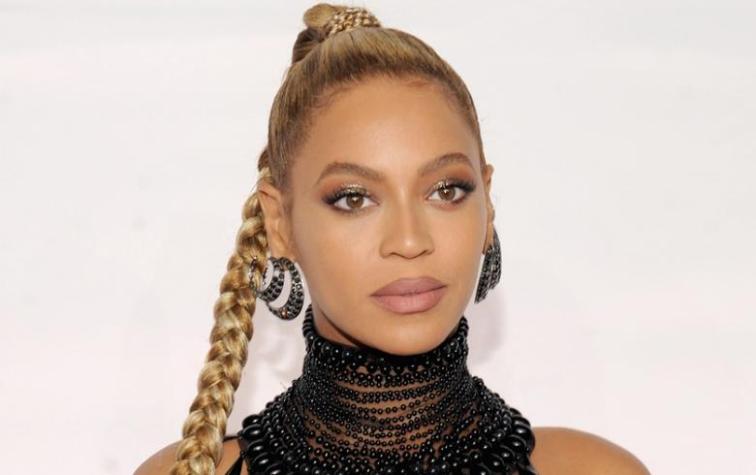 Beyoncé impacta con look de su primera alfombra roja tras dar a luz