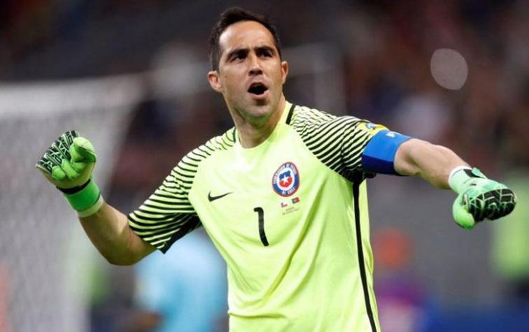 La dura réplica de Claudio Bravo tras los dichos de su esposa por "borracheras" en la selección