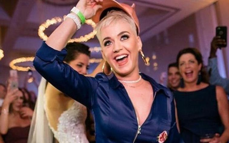 Katy Perry sorprendió a unos novios en su boda 