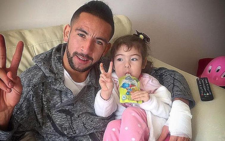 La pequeña hija de Mauricio Isla luce las zapatillas del momento