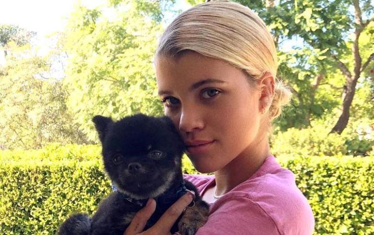 Sofia Richie y Scott Disick oficializan su relación con foto en Instagram