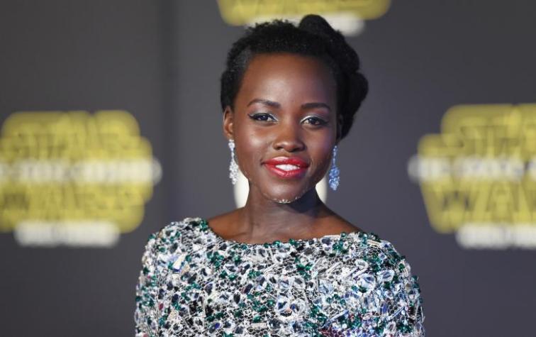 Lupita Nyong'o critica a la revista Grazia por retocar una foto suya