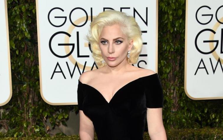 Novio de Lady Gaga quiso demostrarle su amor pero fue tildado de "raro" y "obsesivo"