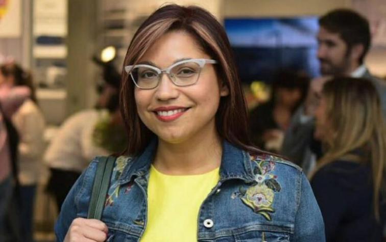 Seguidores de Alejandra Valle destacan detalle de su look en el Copihue de Oro 2017