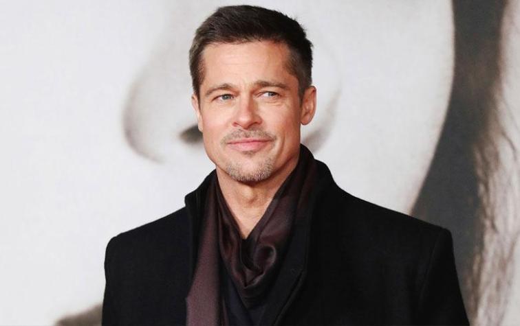 Brad Pitt reaparece en mediática fiesta con juvenil apariencia