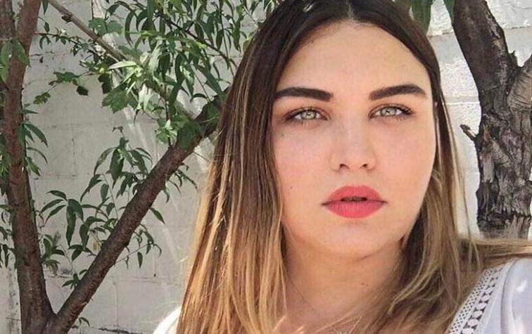 "Celina" de "Rebelde" luce sensual actitud en traje de baño en las playas de Miami