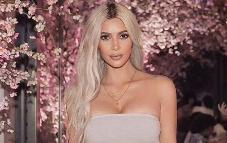 Kim Kardashian se desnuda para anunciar su nueva línea de maquillaje