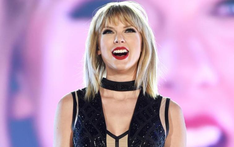 El particular micrófono que Taylor Swift eligió para presentarse en Late Show