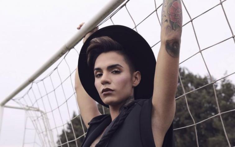 Leo Méndez Jr. muestra su nuevo look con destapado diseño