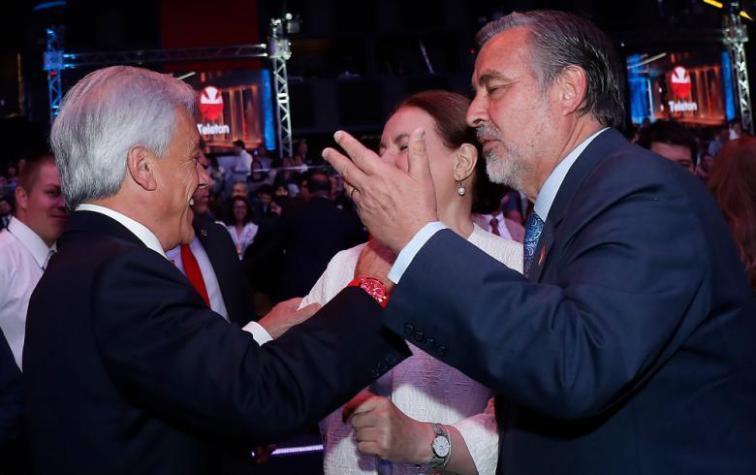 Las señoras de los candidatos presidenciales llegaron distinguidas al Teatro Teletón